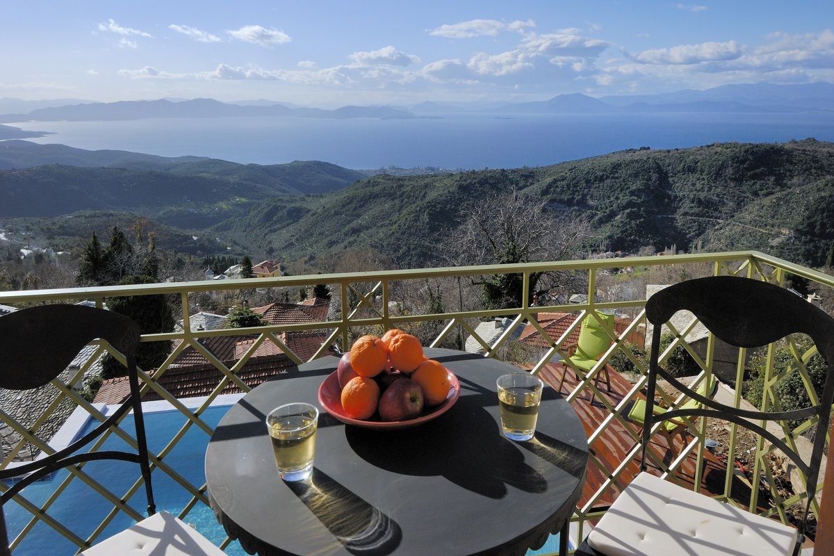Villa Ortansia, Pilion