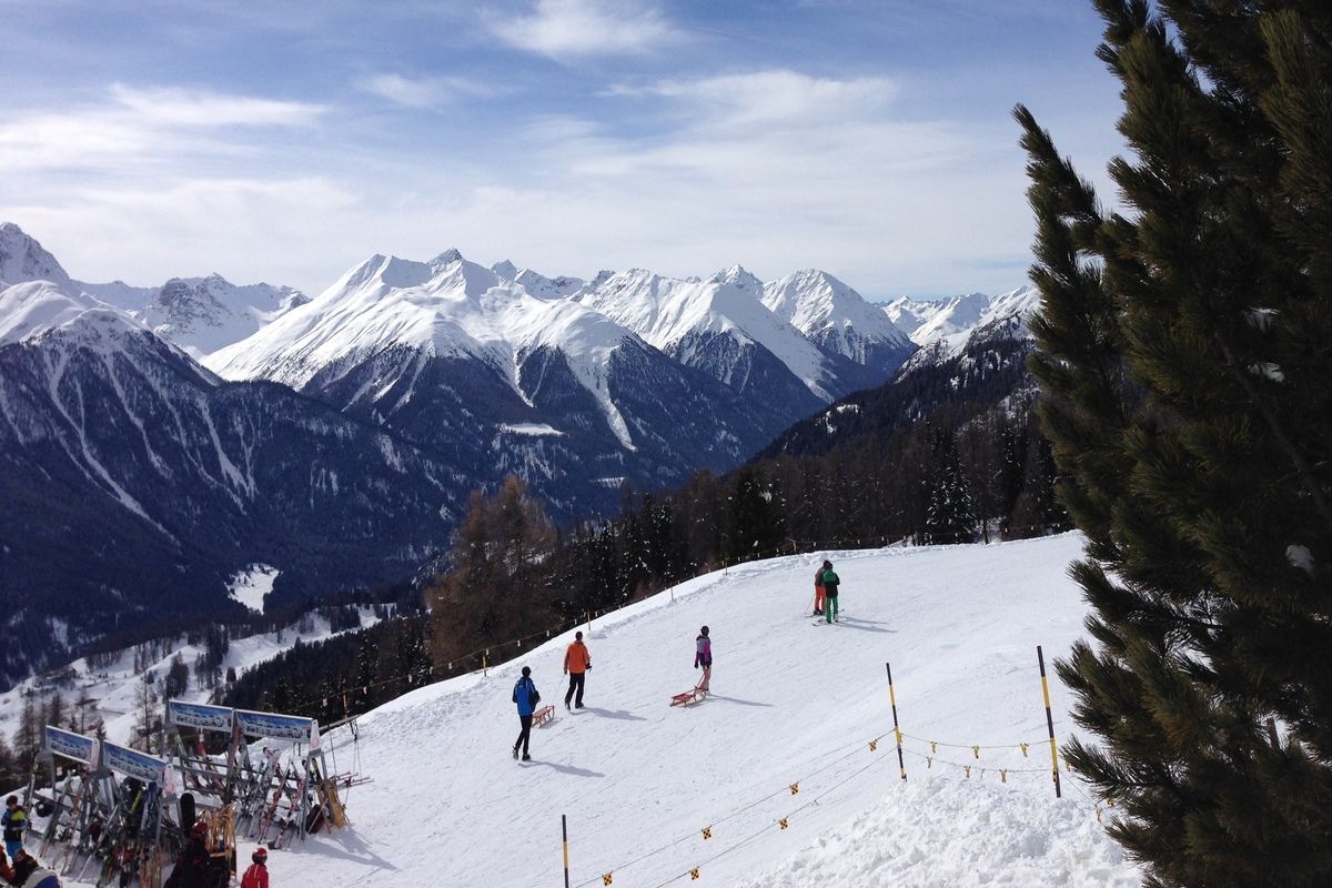 slee�n in Scuol, Zwitserland