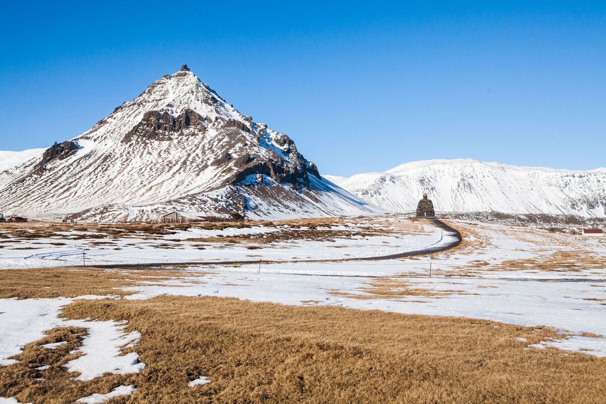 Het winterlandschap van Arnarstapi