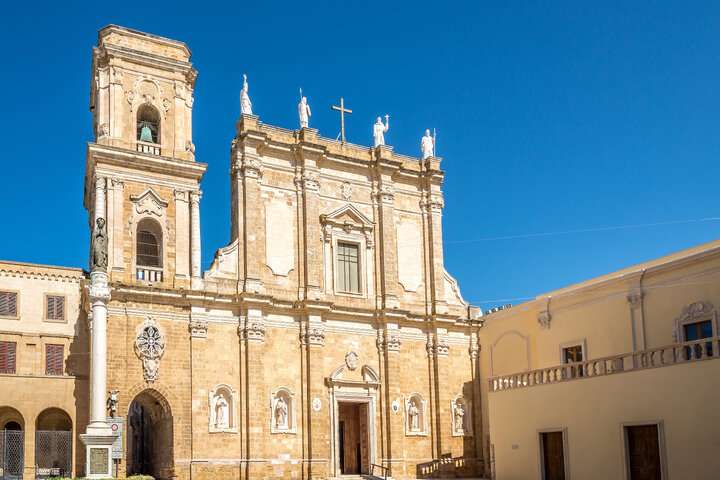 De historische havenstad Brindisi