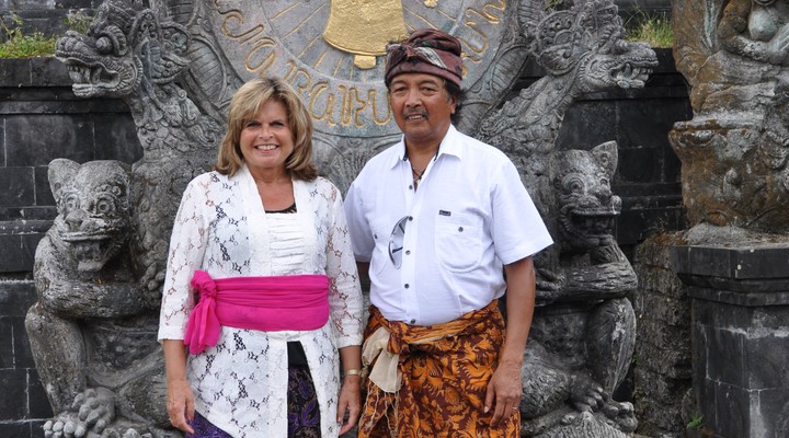 Nellie met haar man op Bali