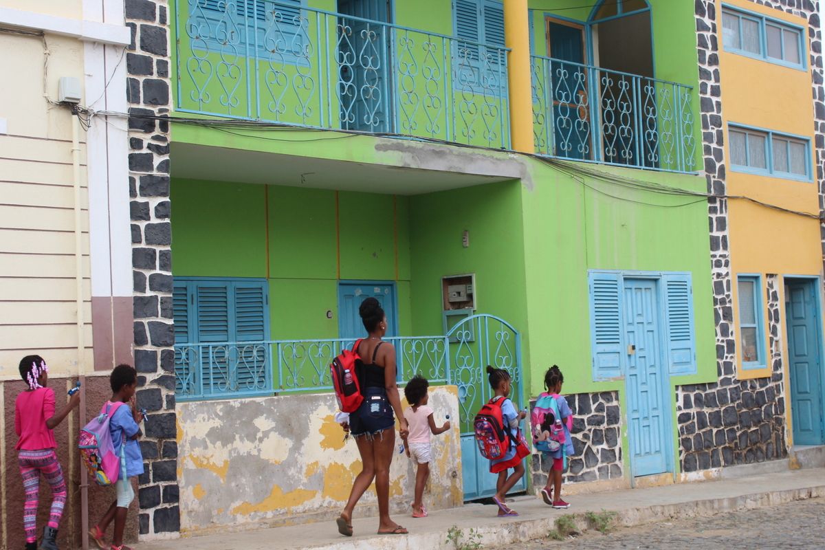 Schoolkinderen in Espargos