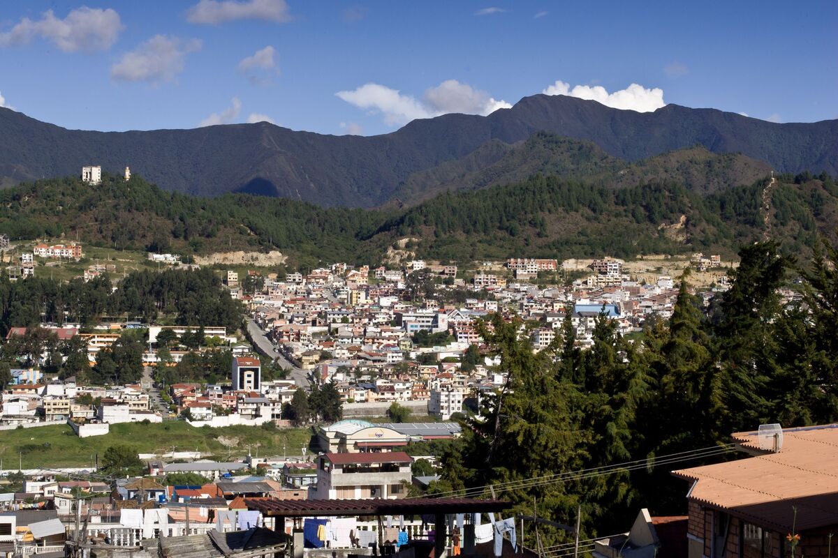 Uitzicht op Loja, met de Andes op de achtergrond
