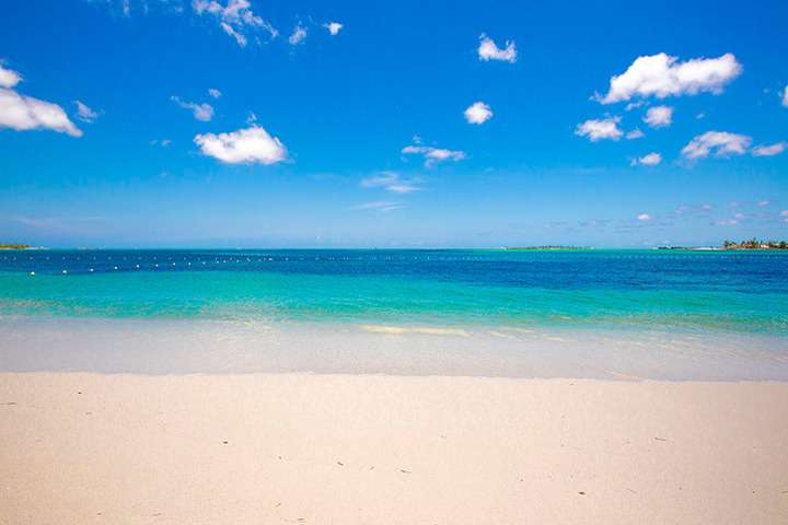 Cable Beach bij Breezes Bahamas resort