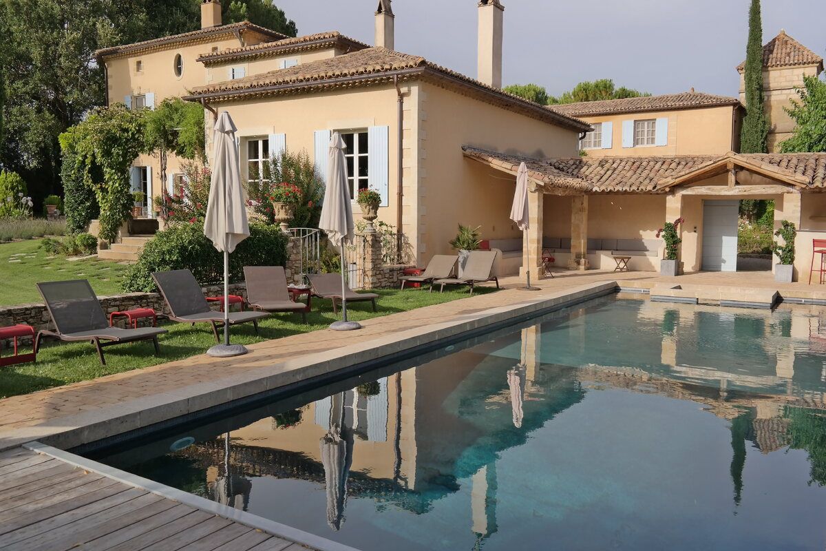 Het zwembad bij Domaine de Fos