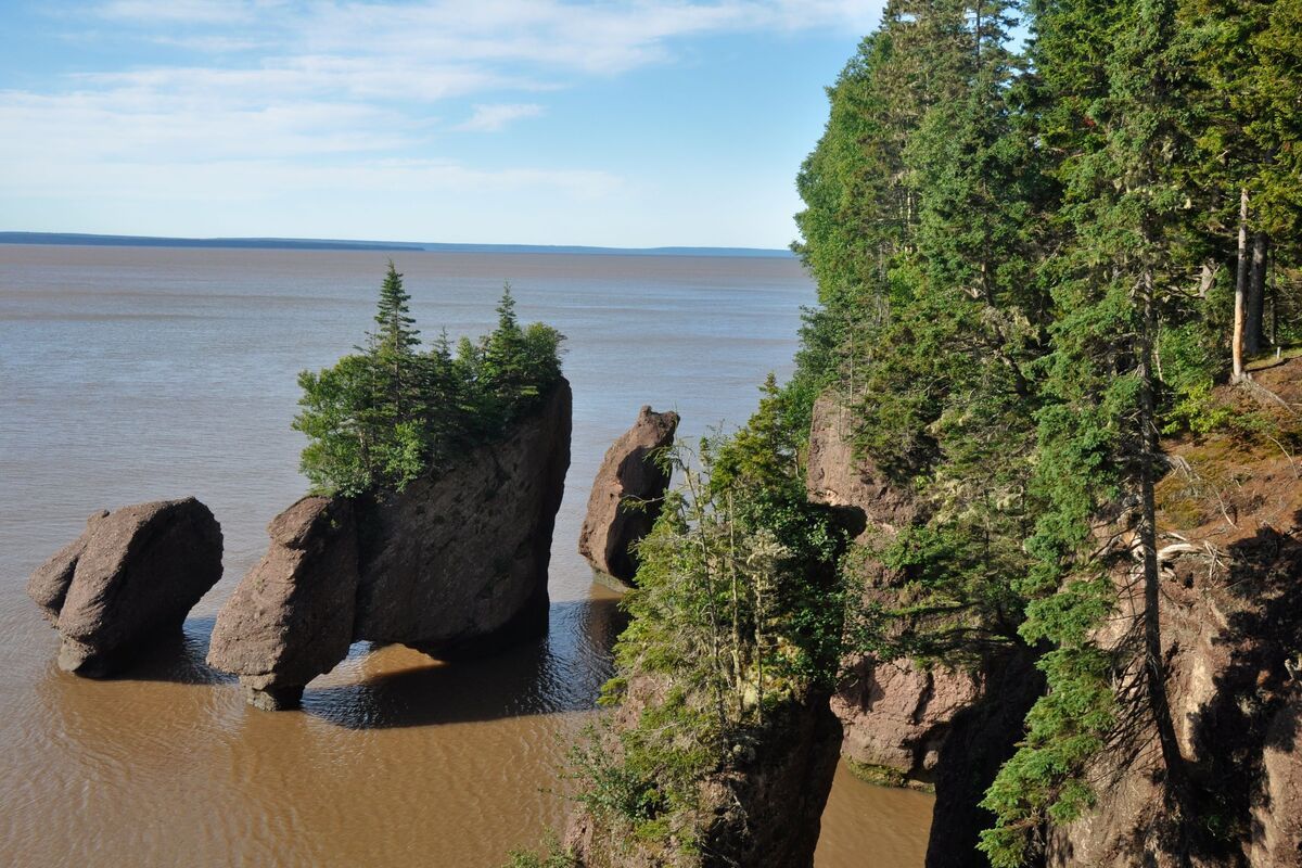 Hopewell Rocks bij hoogwater, Bay of Fundy, Canada