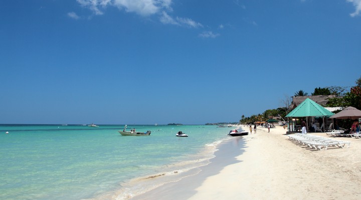 Seven Miles Beach in Jamaica