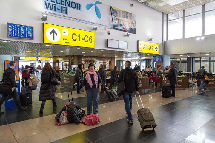 Passagiers op Belgrado Nikola Tesla Airport
