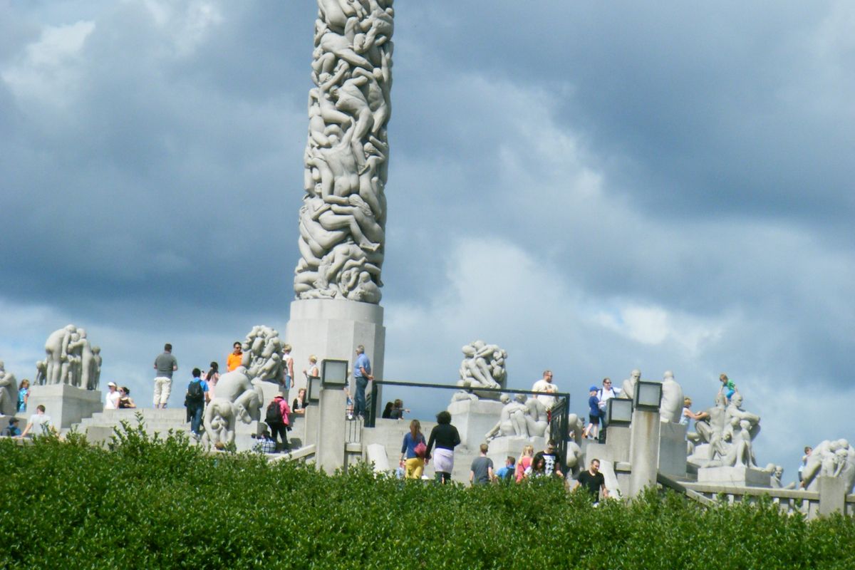 Vele beeldhouwwerken