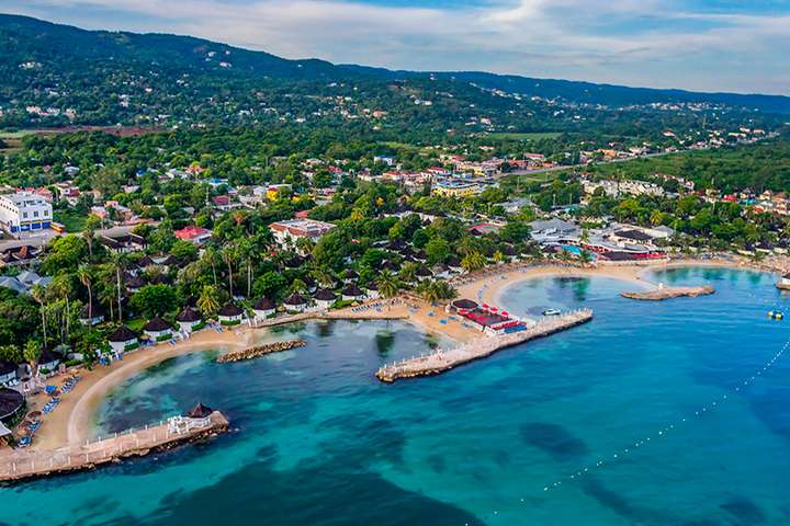 Zicht van boven van het resort