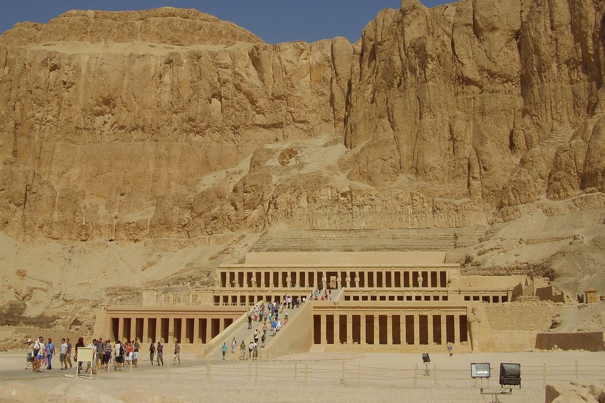 De Tempel van Hatsjepsoet in Deir-al Bahri