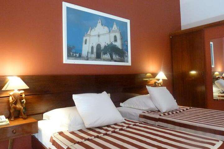 Bed van 'Tweepersoonskamer'