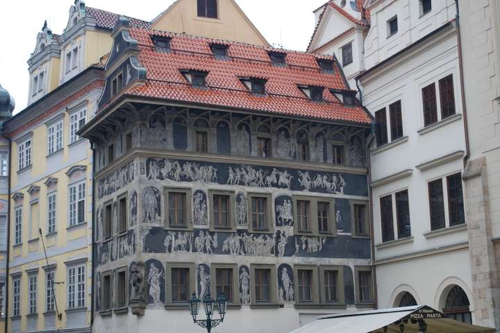 Een van de prachtige gebouwen in Praag