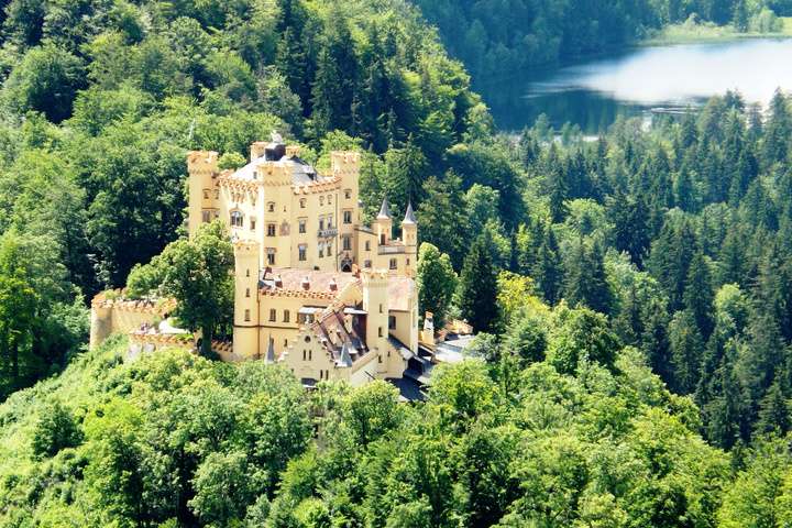 Het pastelgele kasteel