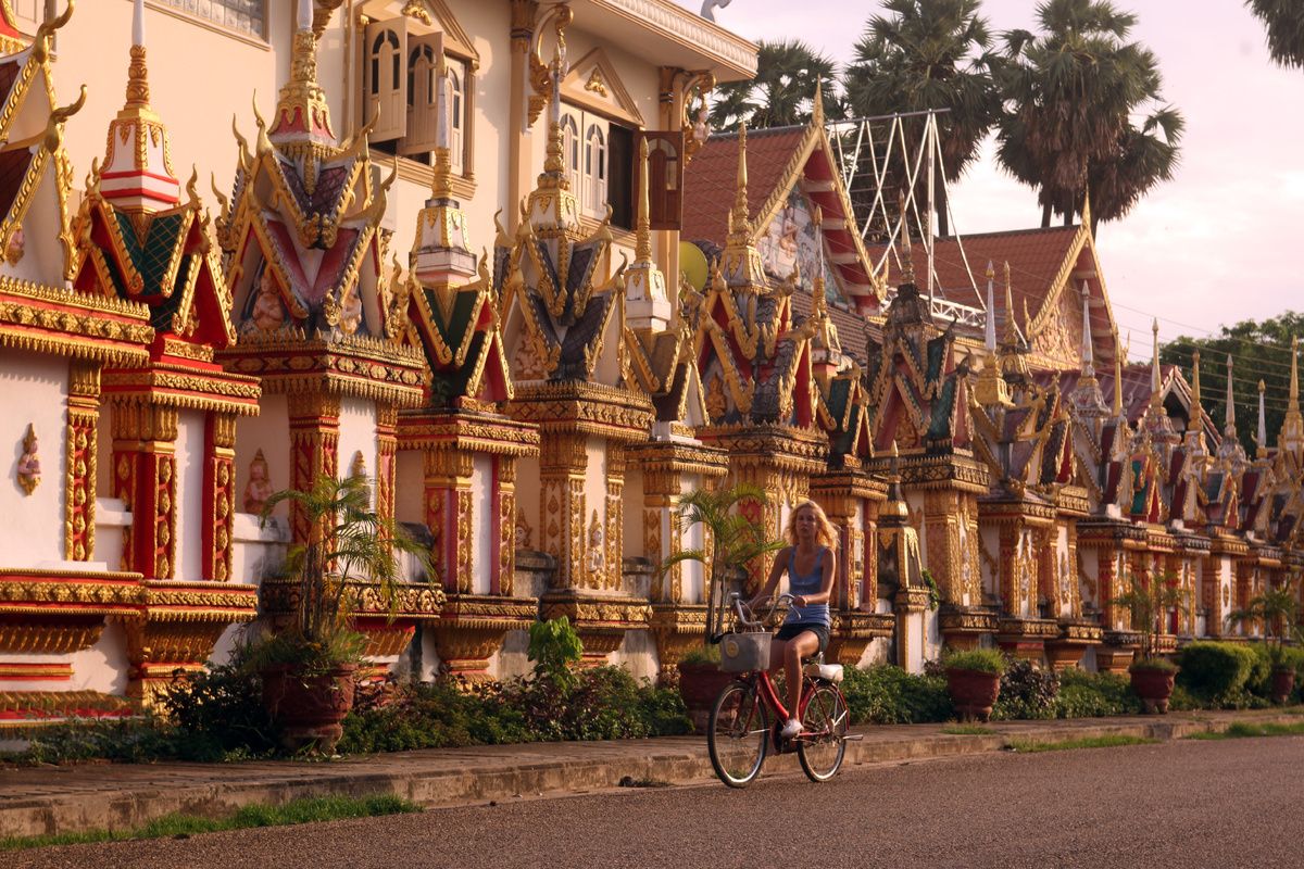 De tempel Wat Sainyaphum in Savannakhet, Laos