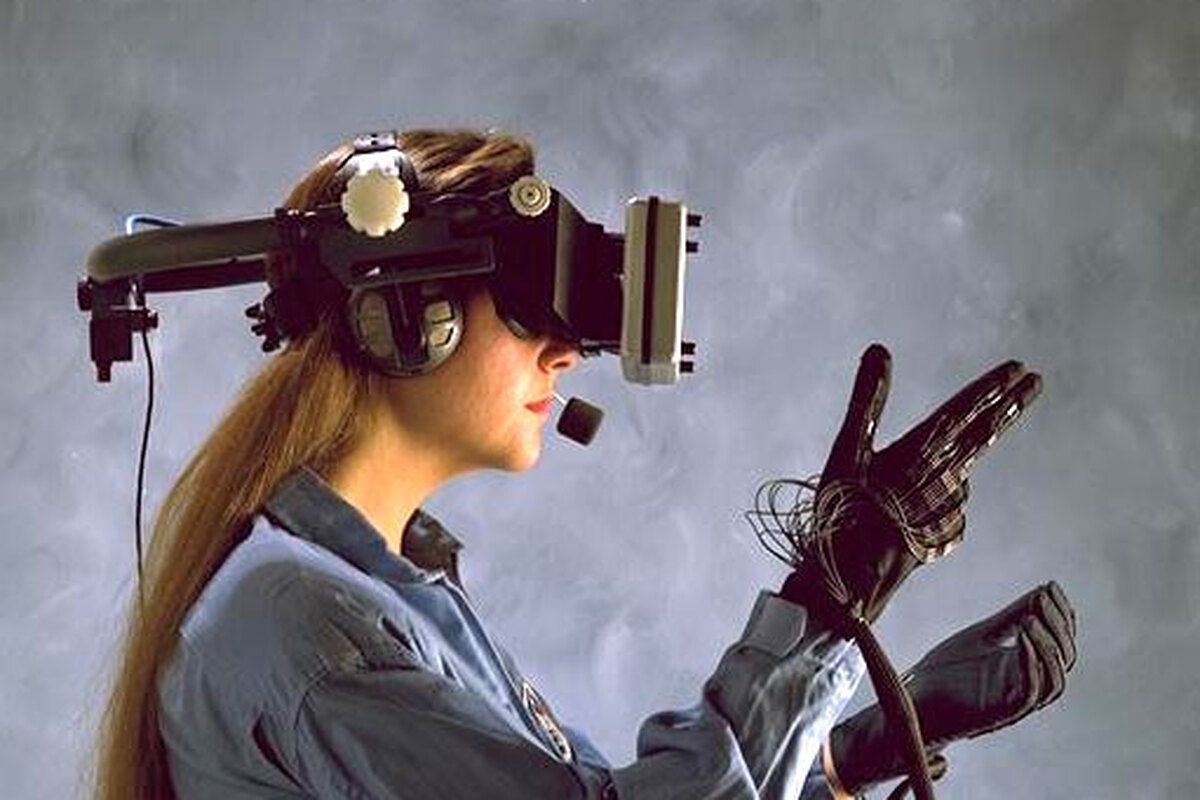 VR