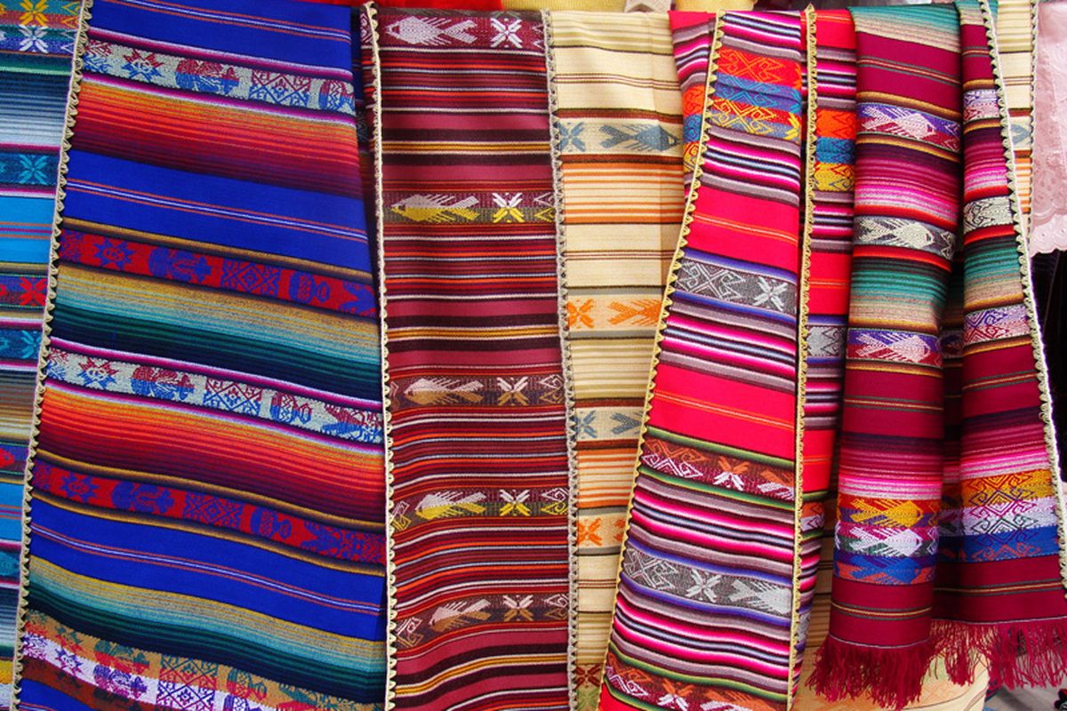 Kleding op de markt in Riobamba