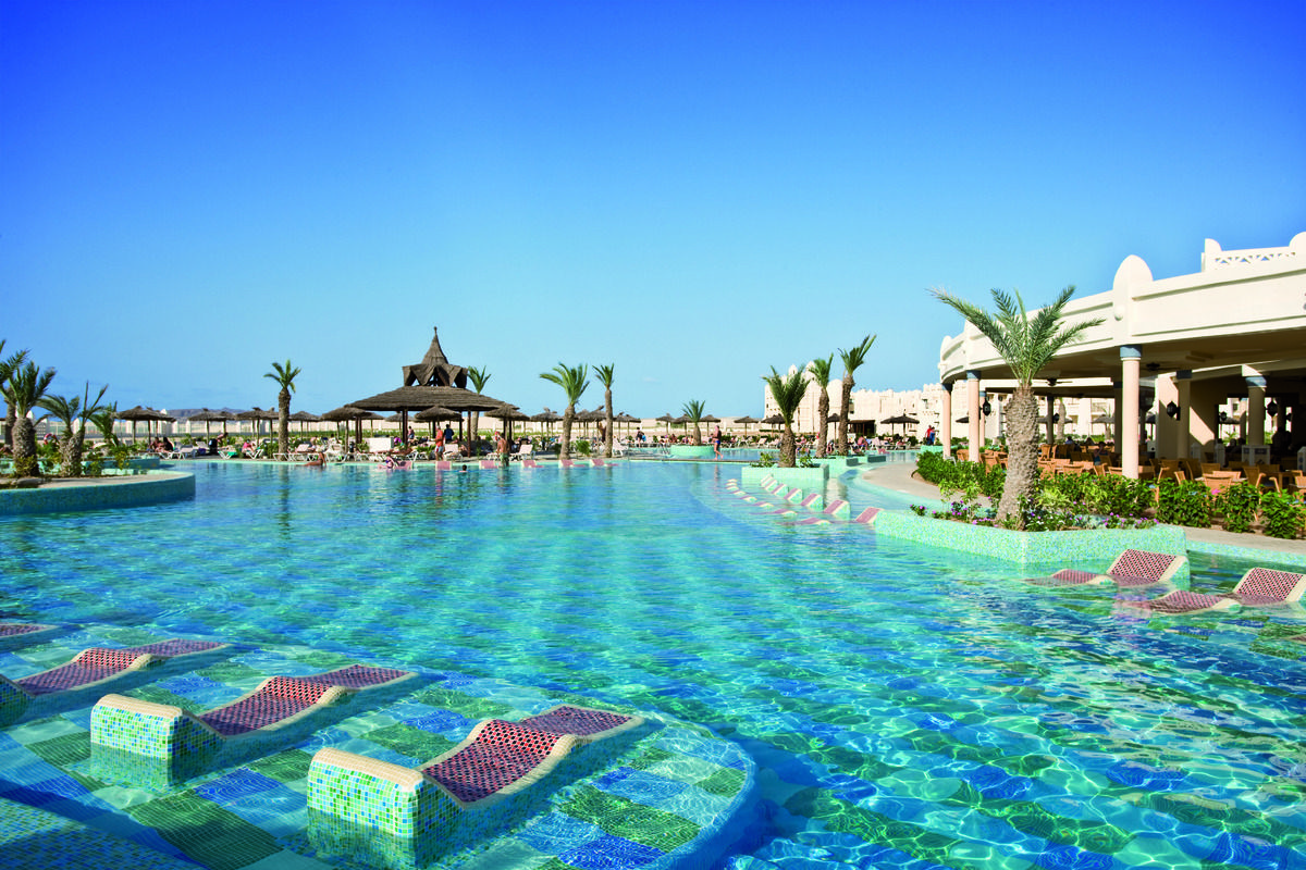 Een van de zwembaden van RIU Karamboa