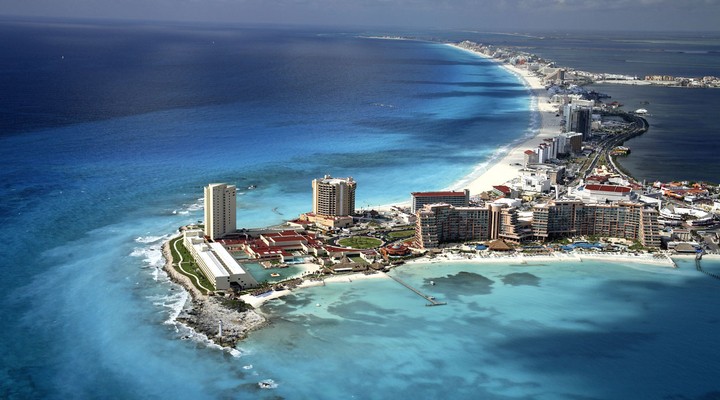 Een hotel in de lagune van Cancun