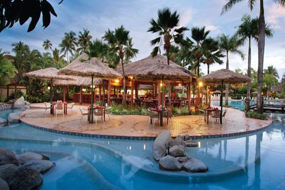 Outrigger On The Lagoon Fiji