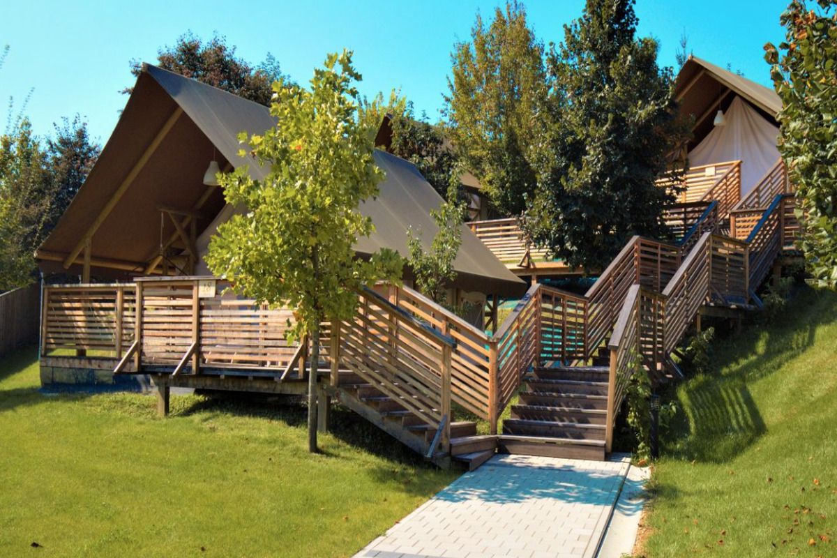 Glamping tenten op het Sun Valley deel van Bio Terme