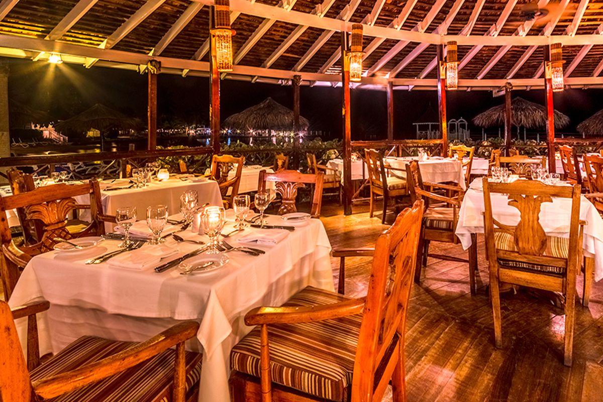 Het restaurant bij het resort