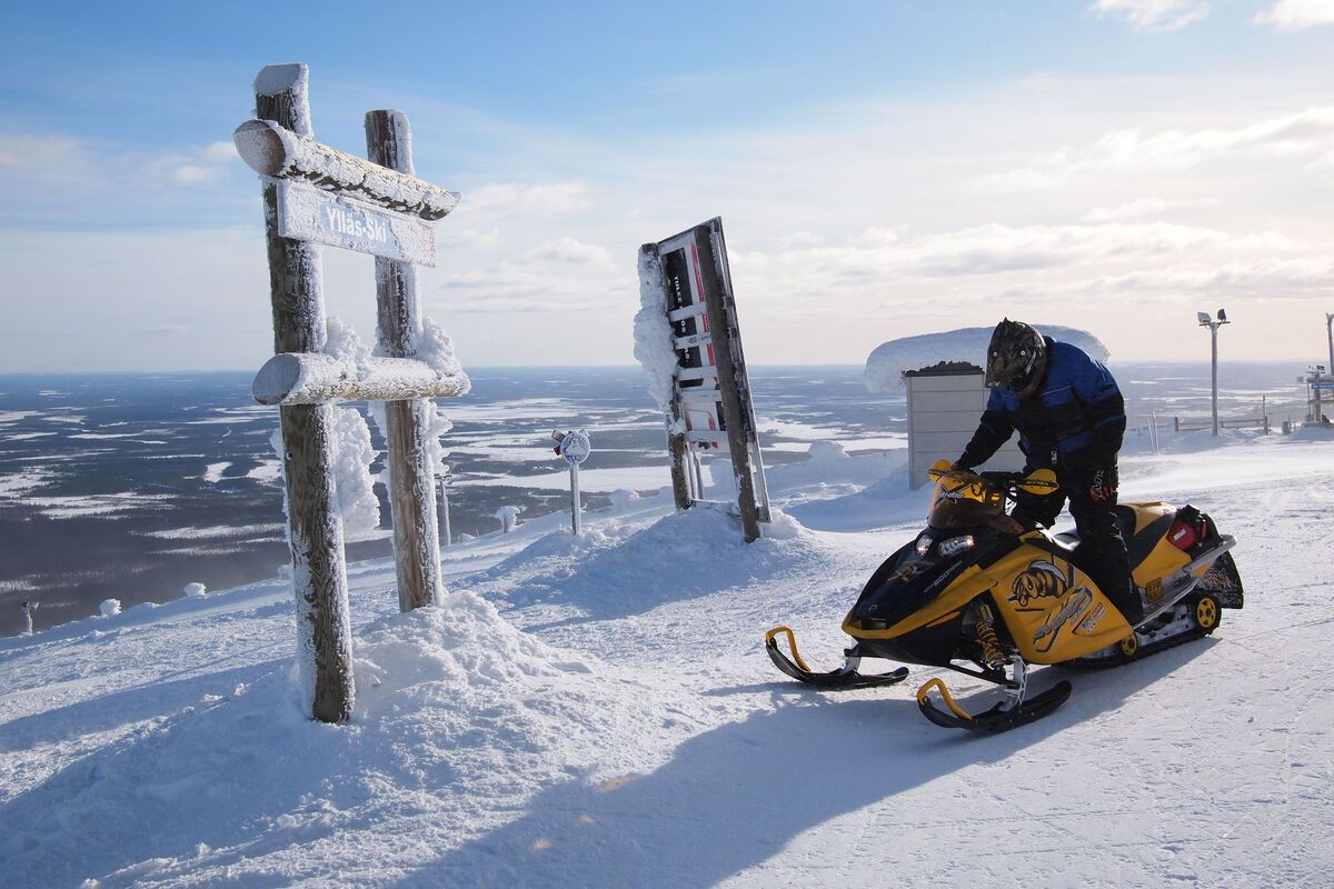 Sneeuwscooter in de sneeuw