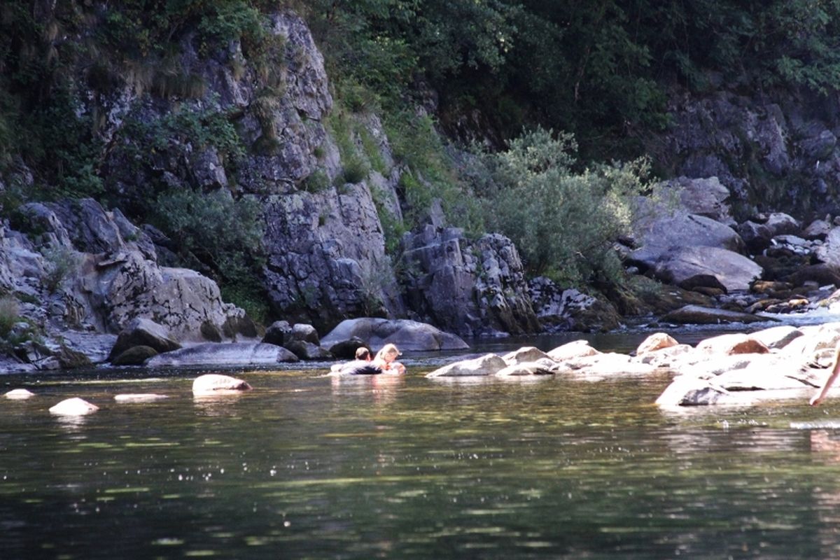 Zwemmen in de Cannobino rivier