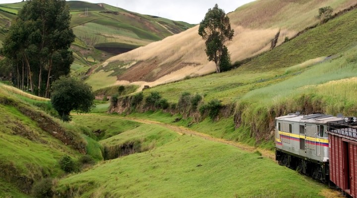 Trein in landschap Ecuador