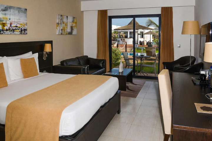 Slaapkamer van 'Tweepersoonskamer Swim up'