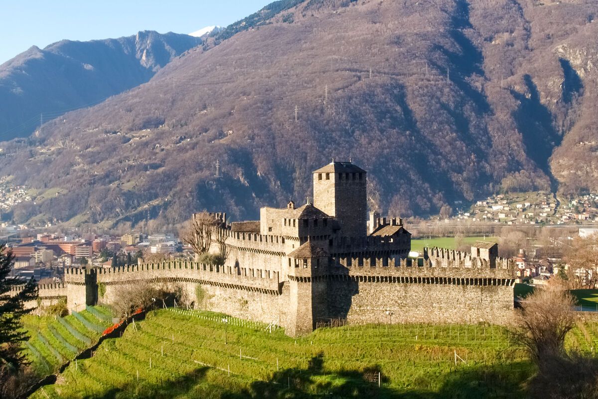 Castelgrande is het grootste kasteel van Bellinzona