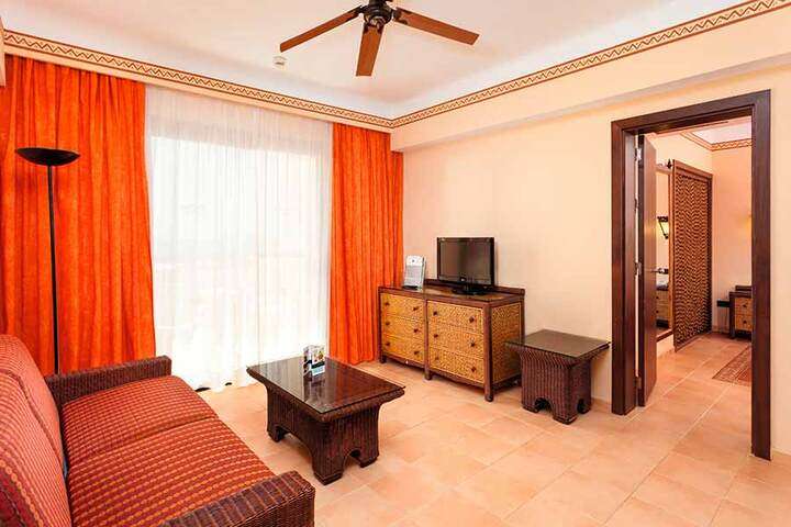 Zitgedeelte van 'Familiesuite'