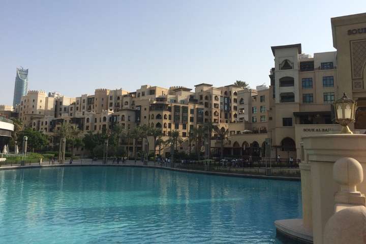 Appartementen aan voet Burj Khalifa