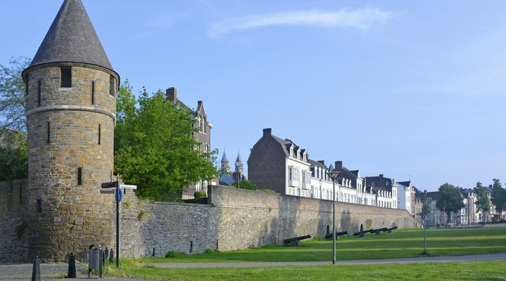 Stadsmuur en kanonnen in Maastricht, Limburg