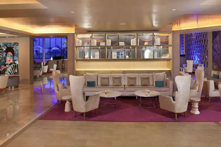 Melia Nassau Beach lobby