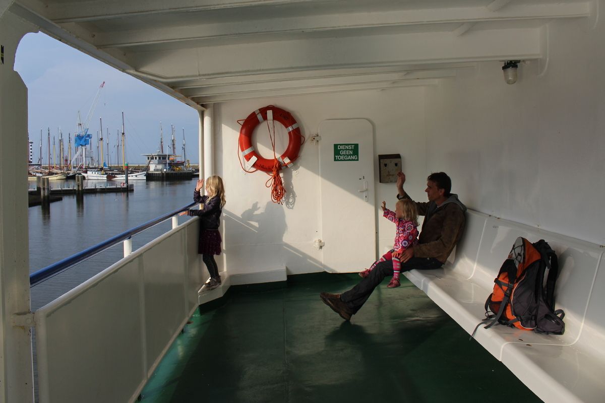 Veerdienst in de haven van Terschelling