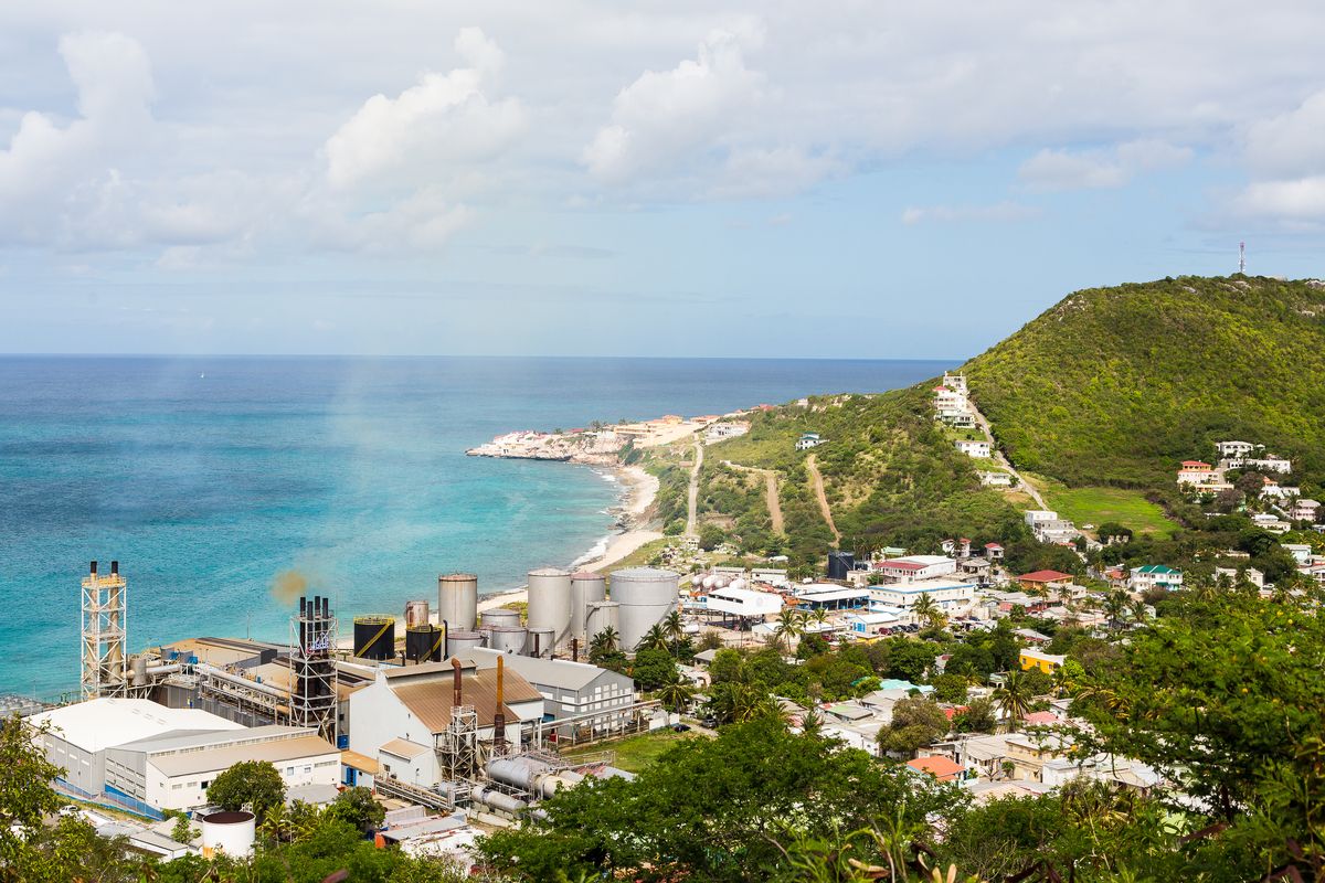 Uitzicht op een baai van Sint-Maarten
