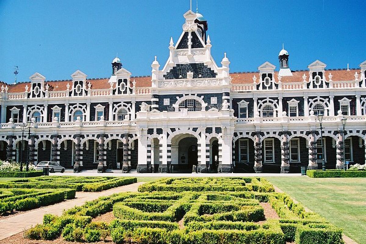 Dunedin Train Station