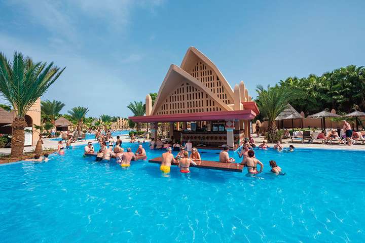 Swim-up bar