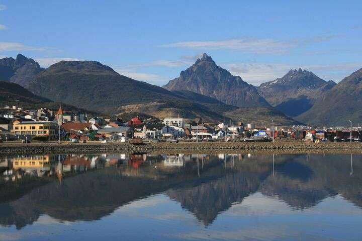 Het centrum van Ushuaia en het Beaglekanaal