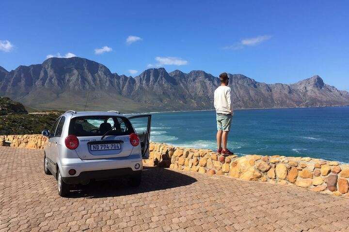 Walvissen spotten langs de kant van de weg, op de Garden Route kan het een aantal keer