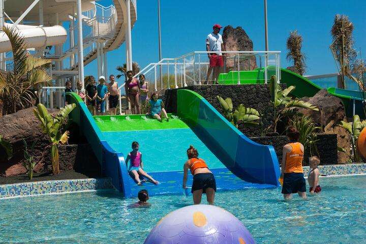 Zwembad in Relaxia Lanzasur Club