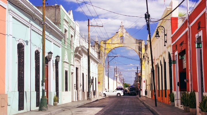 Kleurrijke straat in Mrida, Mexico