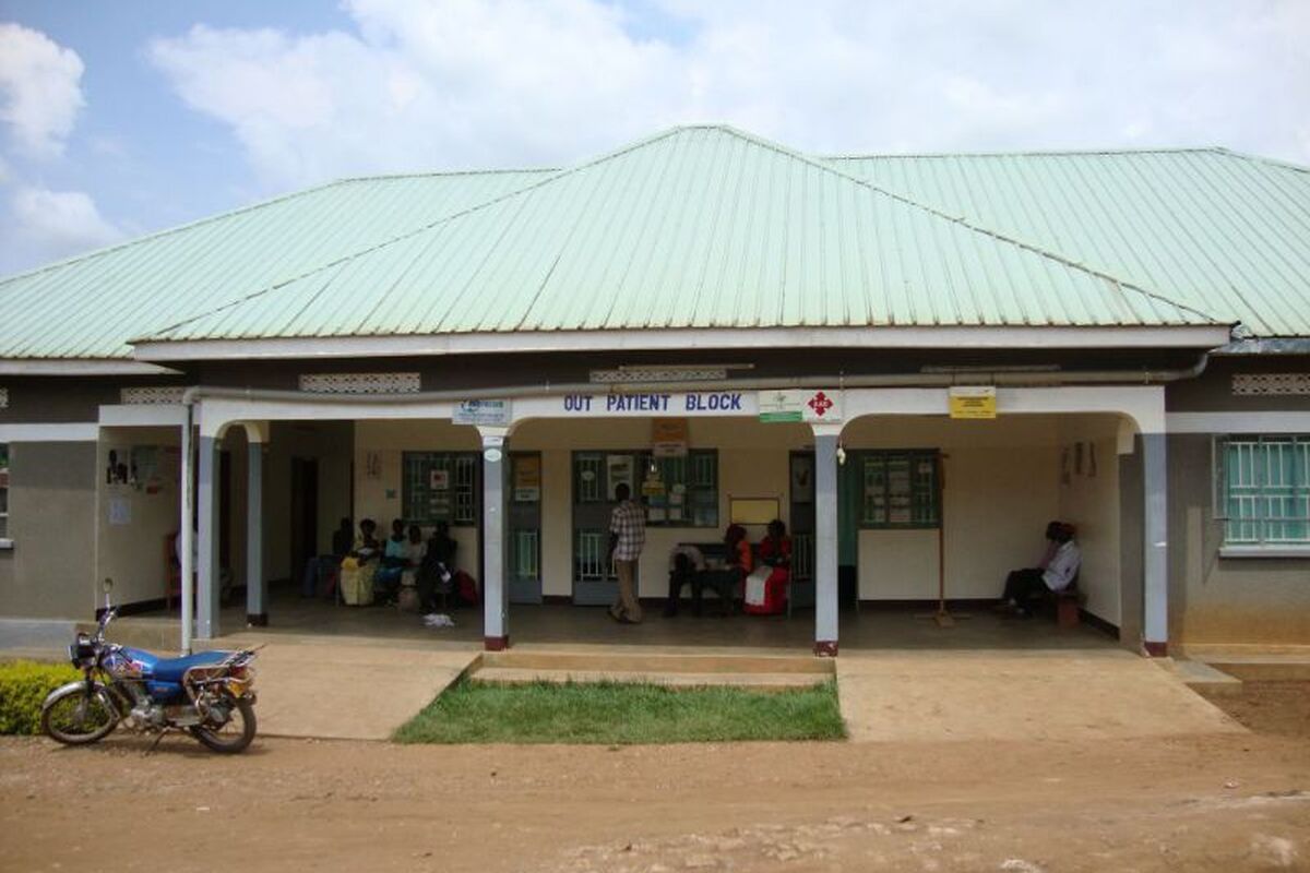 Vaccinatie-dag in Uganda, verplegen