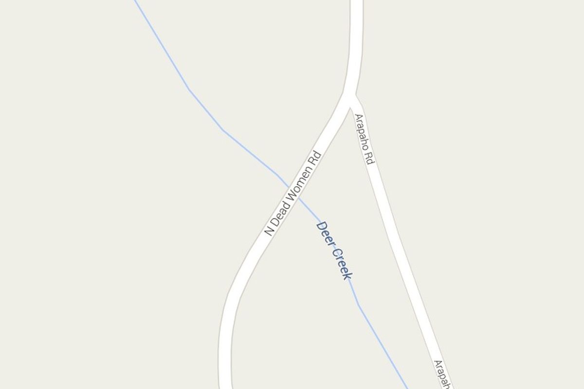 Dead Women Crossing - kaartgegevens &copy;2016 Google