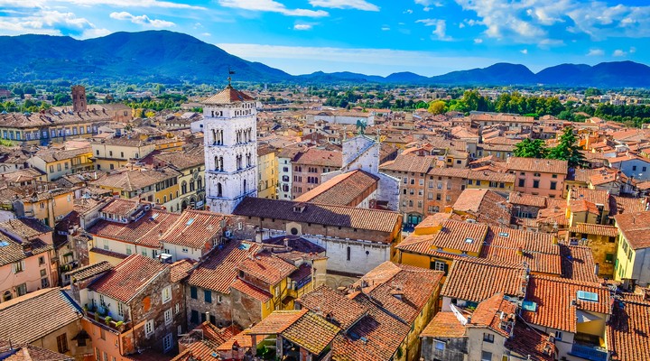 Uitzicht vanaf Torre delle Ore op Lucca, Itali
