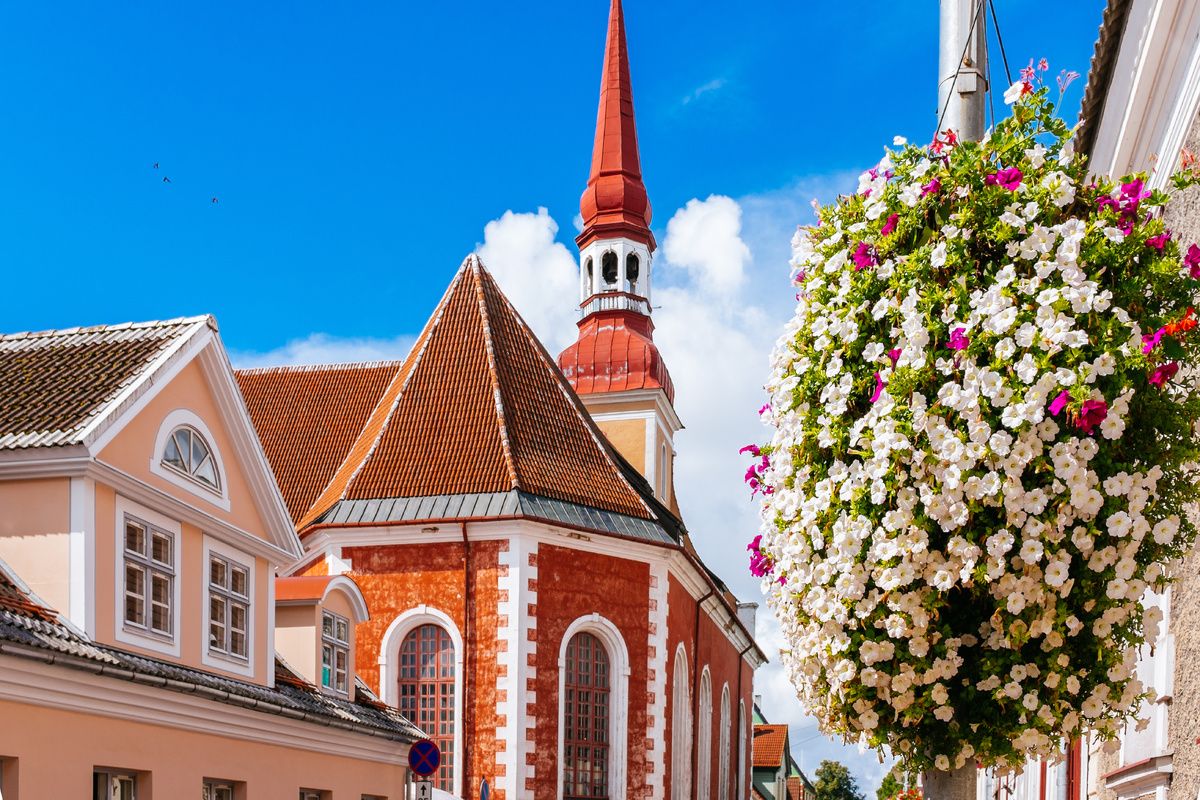 Kerkje in Estland, Reizen in Estland