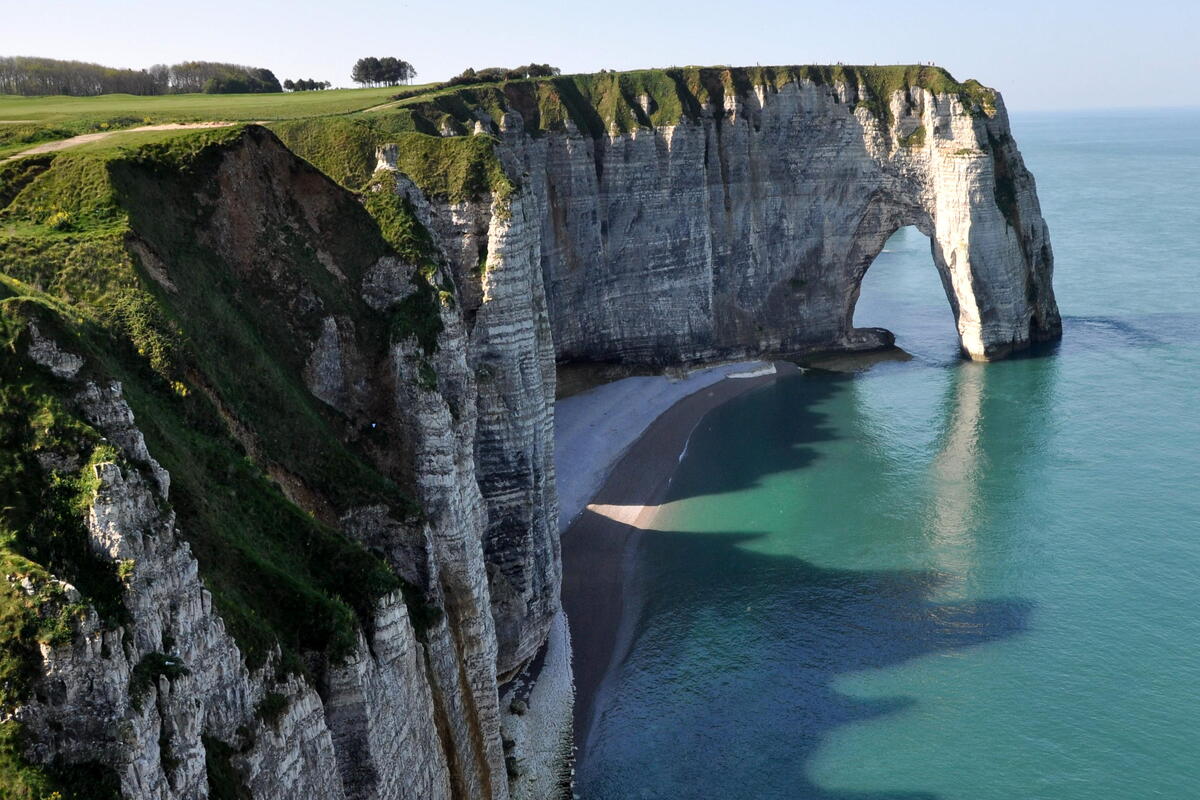 Grillige kustlijn van Normandi�