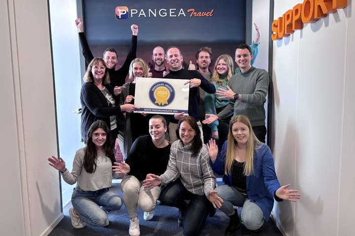 Pangea Travel met de award