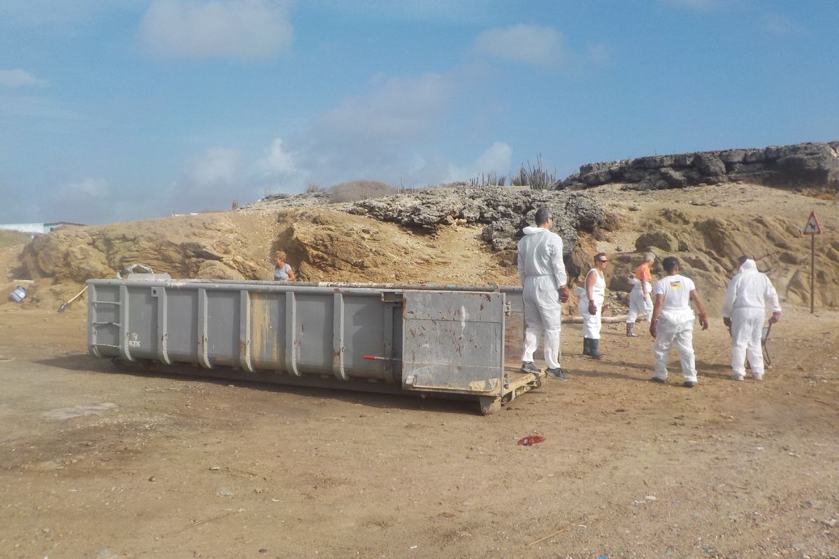 Olie opruimen met STINAPA